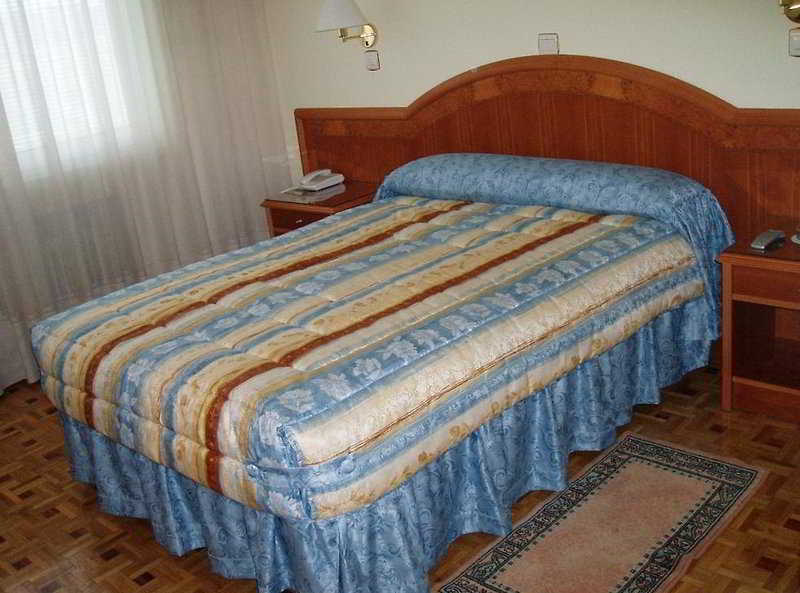 Hotel Buenos Aires Villafría de Burgos エクステリア 写真